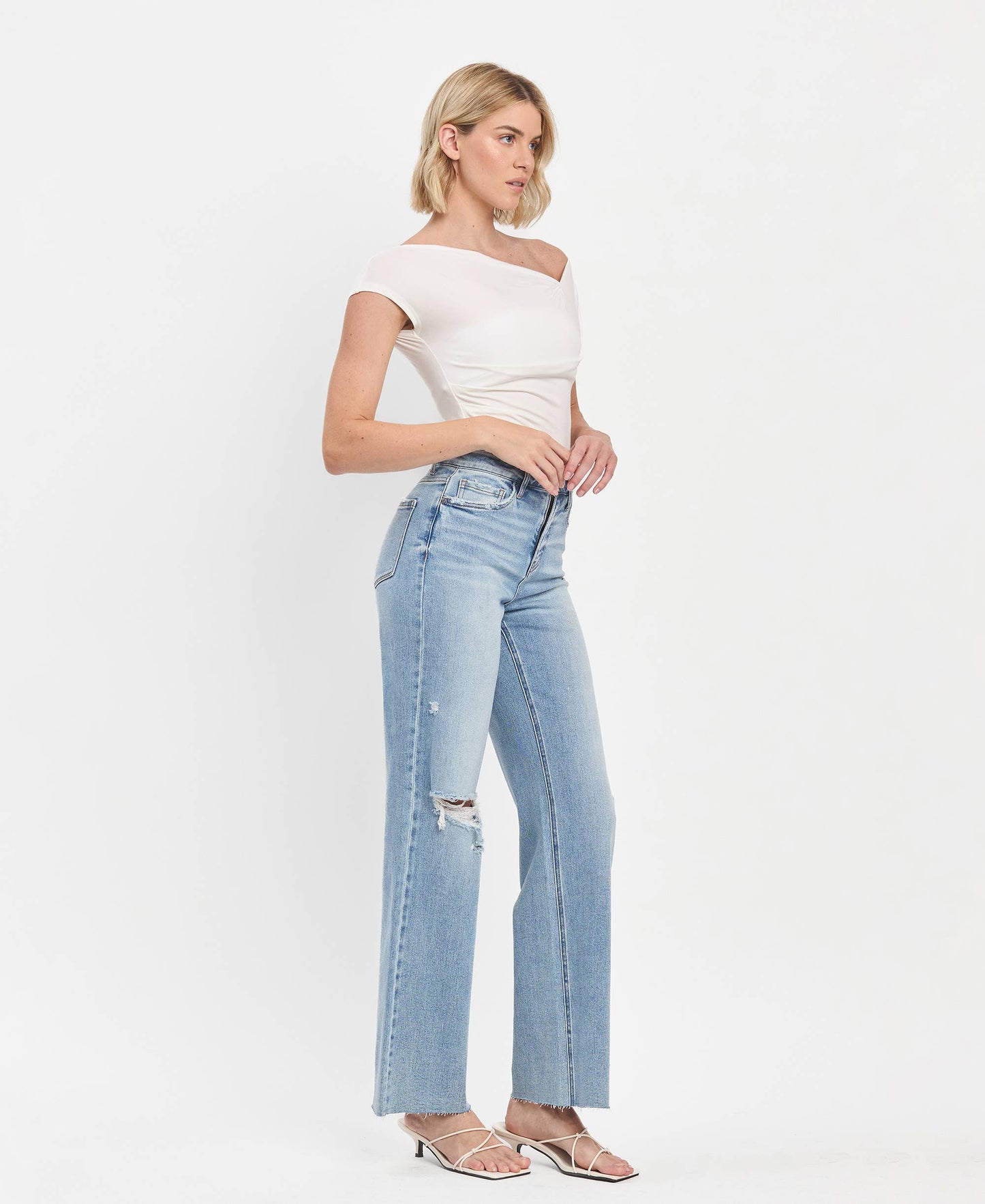 BETH HIGH RISE CLEAN CUT RAW HEM WIDE LEG JEANS T6597
